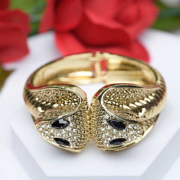 Jewelry - New Double Headed Bling Cobra Clip Bracelet